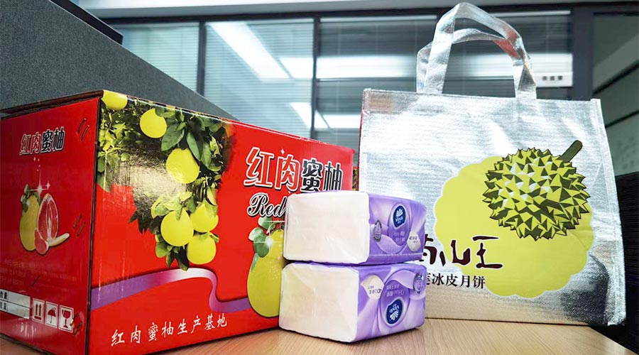 迎中秋 送關懷！金環電器給員工們派發中秋禮包