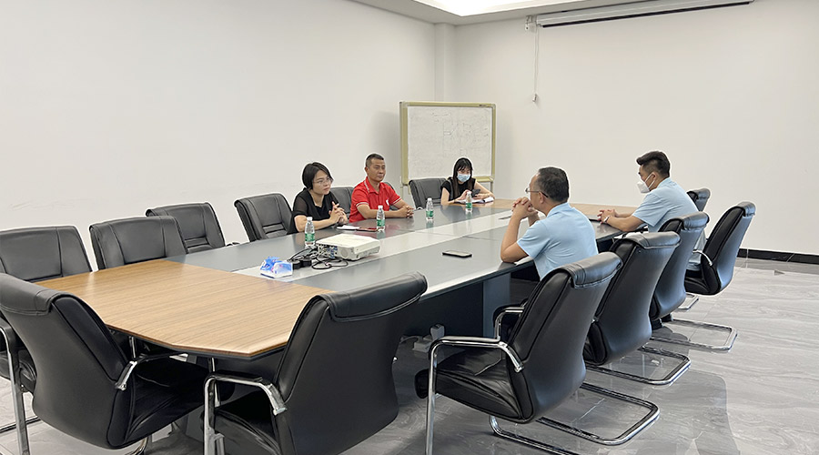 排憂難 提信心！鶴城鎮(zhèn)書記蒞臨金環(huán)電器開展暖企活動